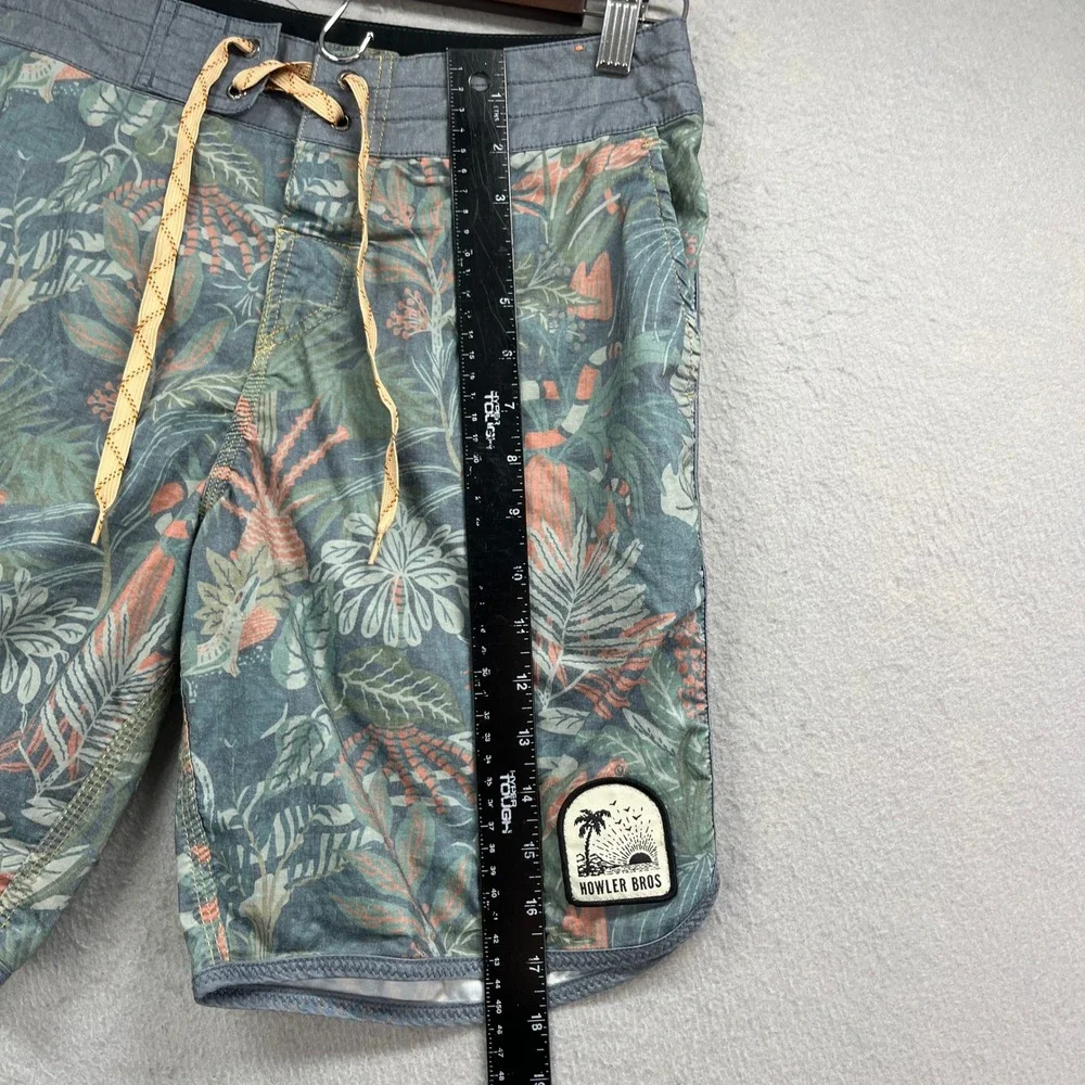 Howler Bros Board Shorts Mens 30 Green Tropical Floral Stretch Surf Swim Trunks